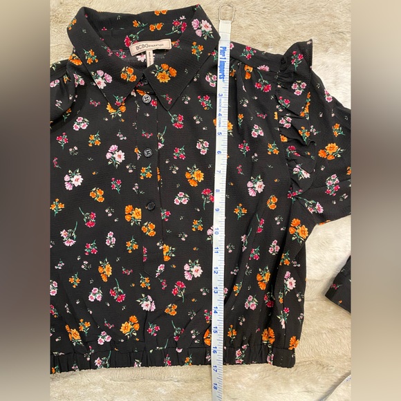 NWT💝BCBGENERATION Ruffle Shoulder Floral Print
Button-Up Top Size S - Picture 10 of 11